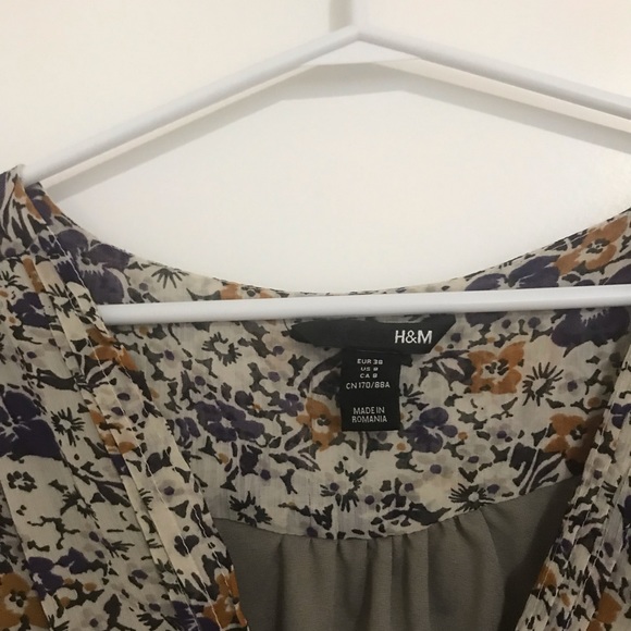 Womens dress - Picture 3 of 3